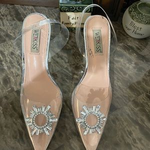 Wet Kiss shoe from Amazon